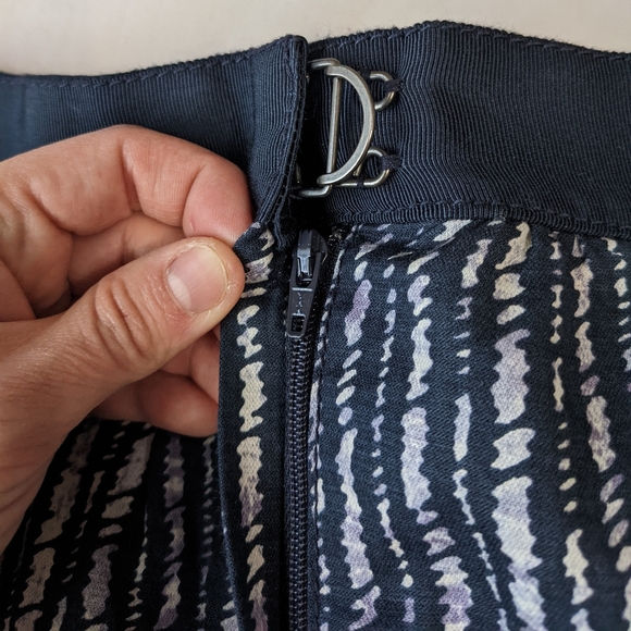 Ann Taylor Loft Skirt Size 10 - Picture 6 of 7